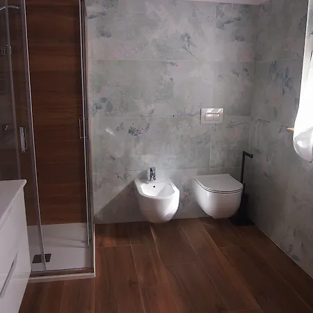 게스트하우스 2021 론콜라